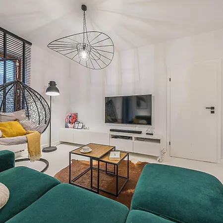 Appartamento Citystay Family Apartament Ulanska Przy Lesie *